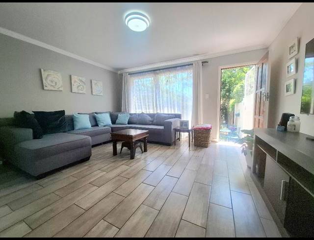 3 BEDROOM TOWNHOUSE FOR SALE IN BROADACRES